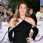 Mary Earpsová hovorí o svojej „škaredej“ bitke s alkoholom počas najhoršieho obdobia svojej legendárnej kariéry – a o tom, ako skrývala svoje tajomstvo pred rodičmi: „Pohltila ma temnota“