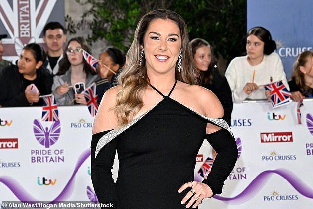 Mary Earpsová hovorí o svojej „škaredej“ bitke s alkoholom počas Mary Earpsová hovorí o svojej „škaredej“ bitke s alkoholom počas najhoršieho obdobia svojej legendárnej kariéry – a o tom, ako skrývala svoje tajomstvo pred rodičmi: „Pohltila ma temnota“