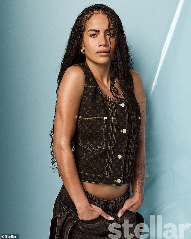 Mary Fowler sa prvýkrát otvára o tej noci, keď si Superhviezda Matildas Mary Fowler odvážne popísala svoj desivý boj so samovražednými myšlienkami, ktoré dosiahli najnižší bod, keď hrala vo Francúzsku.