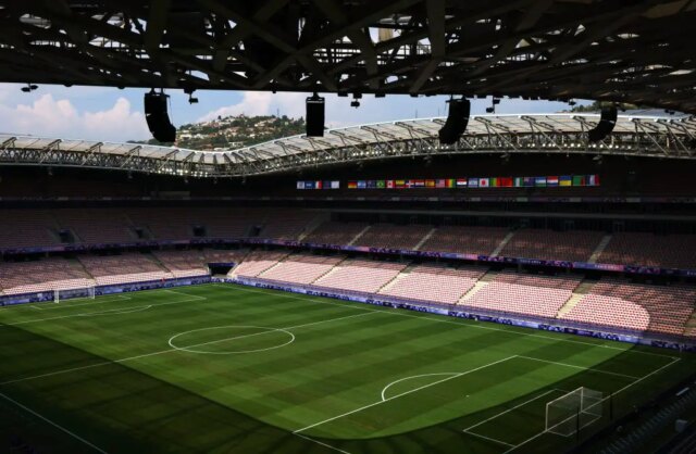 Matthias Ginter z Freiburgu hovorí o vyfúknutých mečbaloch v zápase Matthias Ginter z Freiburgu hovorí o vyfúknutých mečbaloch v zápase Európskej ligy v Nice