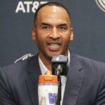 Mavericks vyhodili GM Nica Harrisona, ktorý vymenil Luku Doncica do Lakers