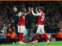 Max Dowman odmieta, aby sa päť klubov zaviazalo k novej zmluve s Arsenalom Max Dowman tlieska fanúšikom Arsenalu