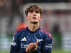 Max Dowman zdieľa debutový post v Lige majstrov, keď Declan Rice reaguje na tínedžera Arsenalu Max Dowman po víťazstve Arsenalu v Lige majstrov proti Slavii Praha.