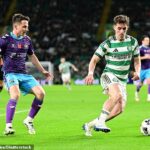 Stredopoliar Celticu Luke McCowan počas nedeľňajšej výhry 4:0 nad Kilmarnockom