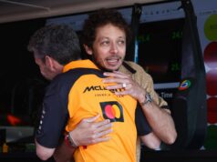 McLaren údajne prenasledoval Valentina Rossiho pred podpisom Ryana Hunter-Reaya pre Indy 500 2026 Ryan Hunter-Reay na prezentácii Indianapolis 500 Trophy 2014 – Zdroj: Getty