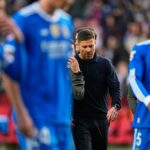 O hlavnom trénerovi Realu Madrid Xabi Alonso sa predpokladá, že je v rozpore s mnohými svojimi hviezdami