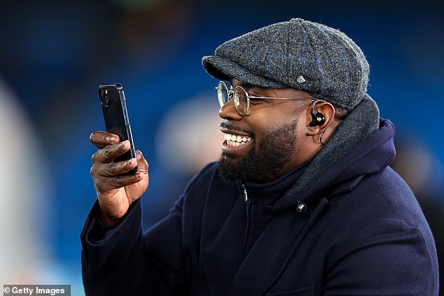 Micah Richards odhaľuje, prečo odišiel zo skupinového chatu CBS, keď Micah Richards prezradil, že opustil skupinový chat CBS, pretože ho „nudilo“ byť v „príliš veľa skupinách“