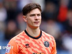 Michael Cooper: Brankár Sheffieldu United pochybuje o zranení v zápase QPR Listen on BBC Sounds