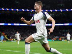 Micky van de Ven vysvetľuje, čo sa skutočne stalo s tým „uškľabnutím“ Thomasa Franka s Djedom Spenceom Micky van de Ven oslavuje strelenie gólu počas zápasu Ligy majstrov UEFA medzi Tottenhamom Hotspur a Kodaňou