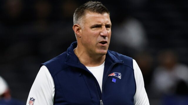 Mike Vrabel opätuje kritiku rozpisu Patriots počas víťaznej série Mike Vrabel opätuje kritiku rozpisu Patriots počas víťaznej série