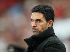 Mikel Arteta poslal Arsenalu veľké obavy z Man City v boji o titul v Premier League Mikel Arteta počas remízy Arsenalu proti Sunderlandu