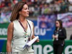 Moderátor Sky Sports poskytuje informácie o zdravotnom stave po odstúpení z Veľkej ceny Brazílie uprostred zotavovania sa z operácie krku Moderátorka Sky Sports Natalie Pinkham prezradila, že sa musela stiahnuť z spravodajstva o Veľkej cene Brazílie, pretože sa naďalej zotavuje po operácii krku.