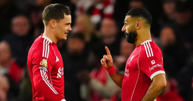 Florian Wirtz a Mohamed Salah majú problémy s vytvorením nového efektívneho útoku v Liverpoole