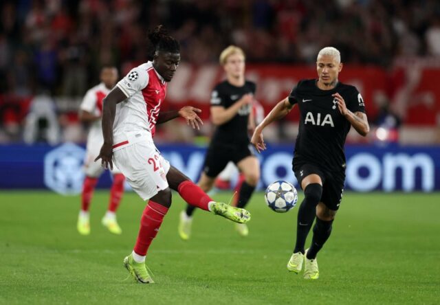 Mohammed Salisu trénuje s Monakom napriek skorému odchodu z tábora v Ghane
