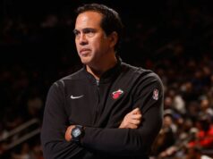 Mohutný požiar ničí dom, ktorý vlastní tréner Heat Erik Spoelstra Mohutný požiar ničí dom, ktorý vlastní tréner Heat Erik Spoelstra