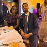 Reportér Daily Mail Sport Aadam Patel sedel s matkou Lamine Yamal Sheilou v Londýne