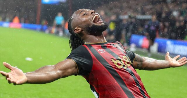 Antoine Semenyo oslavuje