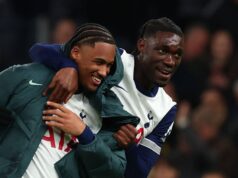 Muž z Tottenhamu „nepravdepodobne“ ešte niekedy bude hrať, keďže londýnski rivali plánujú prestup za zníženú cenu Muž z Tottenhamu „nepravdepodobne“ ešte niekedy bude hrať, keďže londýnski rivali plánujú prestup za zníženú cenu