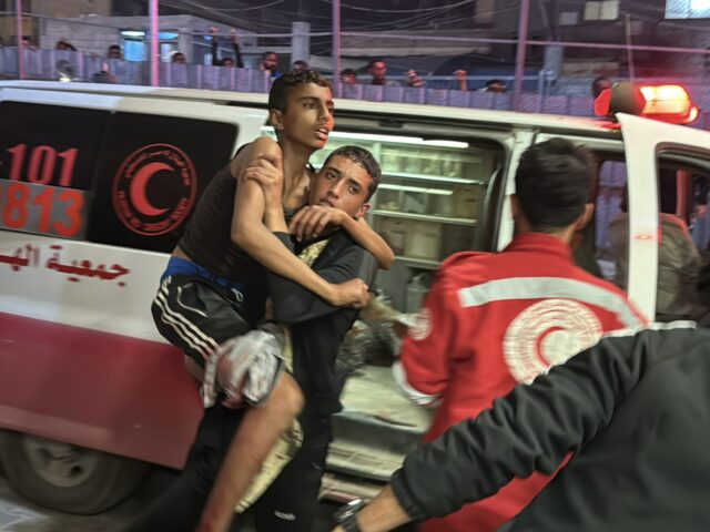 NAŽIVO: Izrael bombardoval dom na juhu Gazy, zabil najmenej 3 NAŽIVO: Izrael bombardoval dom na juhu Gazy, zabil najmenej 3 Palestínčanov | Správy o konflikte medzi Izraelom a Palestínou