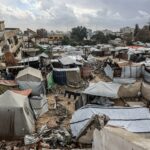 NAŽIVO: Izraelské letecké útoky cez Gazu; smrtiace nálety na Západnom brehu pokračujú | Správy z Gazy