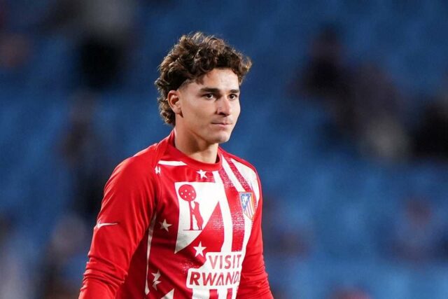 'Na konci sezóny...' - Julián Alvarez hovorí o prestupových linkách Barcelony
