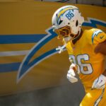 Nabíjačky nováčik s pevným koncom Oronde Gadsden II žijúci až do výšky