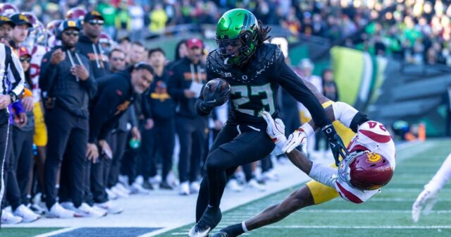 Nádeje USC College Football Playoff sa rozdrvili prehrou s Oregonom Nádeje USC College Football Playoff sa rozdrvili prehrou s Oregonom