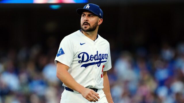 Nadhadzovač Dodgers Alex Vesia odstúpi pred Svetovou sériou a vynechá Nadhadzovač Dodgers Alex Vesia odstúpi pred Svetovou sériou a vynechá prehliadku