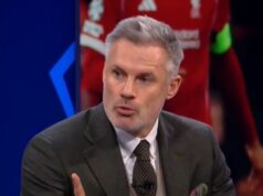 Nahnevaný Jamie Carragher poukazuje na „neudržateľného“ Arna Slota, keď volá tri hviezdy Liverpoolu Jamie Carragher