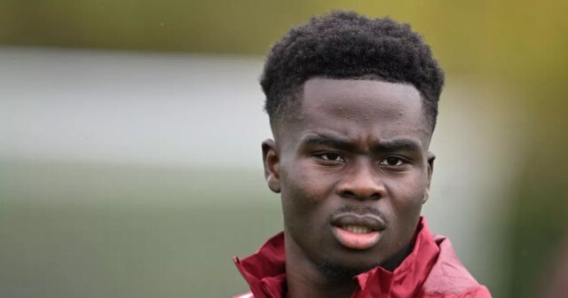 Najnovšie Arsenal prehovoril Bukayo Saka a riešili sa klebety o Prizerá sa Bukayo Saka z Arsenalu