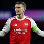 Stredopoliar Martin Odegaard v akcii za Arsenal začiatkom tejto sezóny