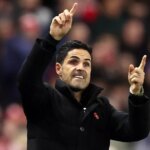 Mikel Arteta, manažér Arsenalu, reaguje počas zápasu Premier League medzi Sunderlandom a Arsenalom na Stadium of Light 8. novembra 2025 v Sunderlande v Anglicku.