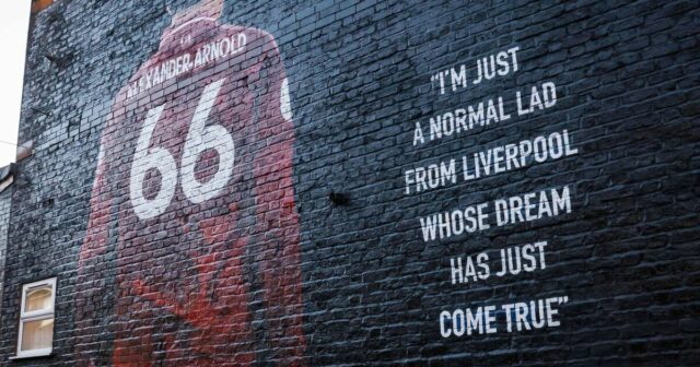 Nástenná maľba Trenta Alexandra-Arnolda bola zničená pred súbojom s Liverpoolom | Futbal | Šport
