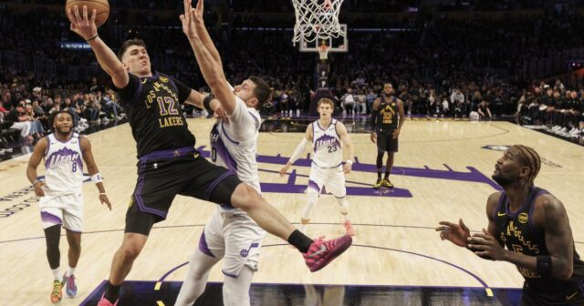 Návrat LeBrona Jamesa spôsobil, že Marcus Smart sa stal „švajčiarskym Návrat LeBrona Jamesa spôsobil, že Marcus Smart sa stal „švajčiarskym armádnym nožom“ Lakers