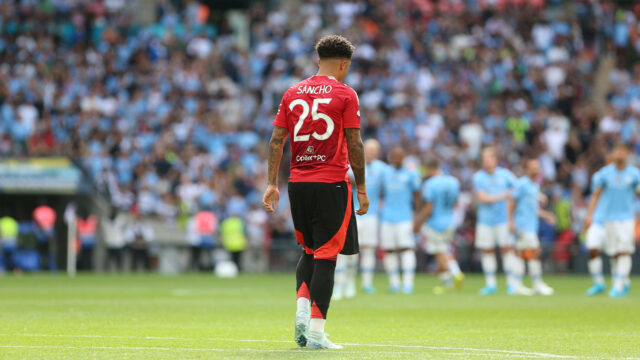 Nechcená hviezda Manchestru United čelí veľkému kameňu úrazu pri odchode
