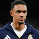 Nepriateľské prijatie pre Alexandra-Arnolda od fanúšikov Liverpoolu