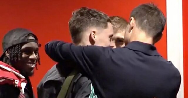 Neviditeľné zábery z tunela Floriana Wirtza a Xabiho Alonsa, ktorí Florian Wirtz počas zápasu fázy MD4 Ligy majstrov UEFA 2025/26 medzi Liverpool FC a Real Madrid CF na Anfielde.