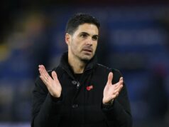 Superhviezda Arsenalu dokázala Artetovi, že je „prvým“ výberom, keďže ikona bojuje o jeho miesto späť Neville menuje „jediný tím“, ktorý môže zabrániť Artetovi vyhrať titul v Premier League