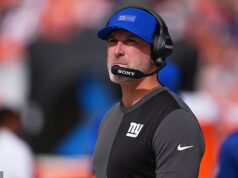 New York Giants vyhodili ďalšieho trénera… len niekoľko týždňov po tom, čo prepadli Briana Dabolla New York Giants prepustili defenzívneho koordinátora Shanea Bowena uprostred ich žalostnej formy