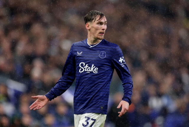 Newcastle United hľadá krok pre 24-ročného defenzívneho stredopoliara: Je to Download app from appStore