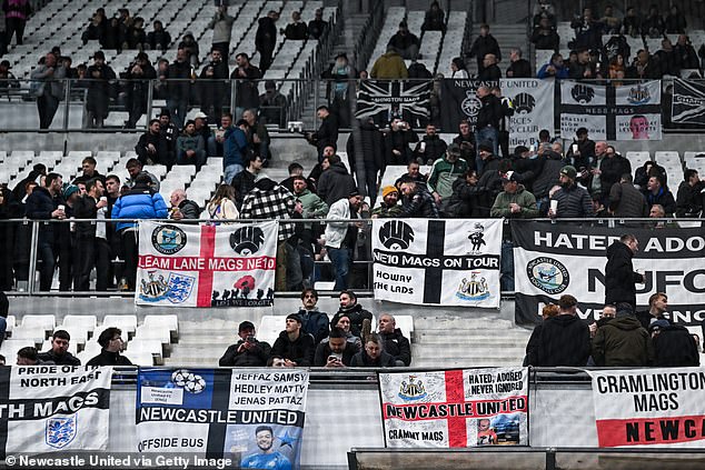Newcastle sa chystá sťažovať UEFA, pretože tvrdí, že francúzska polícia Newcastle sa chystá formálne sťažovať na zaobchádzanie francúzskej polície s ich fanúšikmi