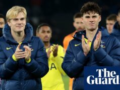 ‚Nie dosť dobrý‘: Archie Grey tvrdohlavo porazil porážky Spurs, ale našiel pozitíva z výletu PSG | Tottenham Hotspur 'Nie dosť dobrý': Archie Grey tvrdohlavo porazil porážky Spurs, ale našiel pozitíva z výletu PSG | Tottenham Hotspur