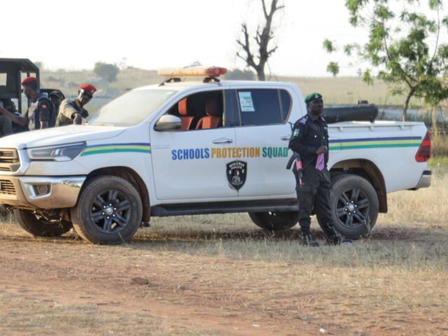 Nigérijský Tinubu odložil cestu G20 pri pátraní po 24 unesených školáčkach | Správy o ozbrojených skupinách
