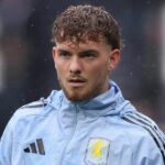 Harvey Elliott počas zápasu Aston Villa vs Fulham