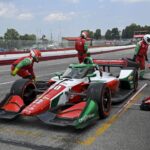 Callum Ilott víta fanúšikov na Milwaukee Mile 250 Mile 2025 IndyCar Snap-On - Zdroj: Getty