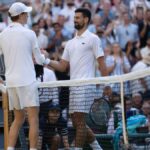 Novak Djokovič hovorí, že „oblak bude nasledovať“ Jannika Sinnera