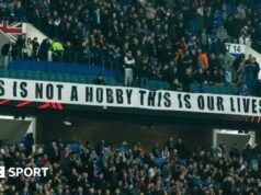 Noví Rangers svitajú tak ďaleko ako kedykoľvek predtým počas Európskeho dňa Hromníc A Rangers banner unfurled at Ibrox on Thursday