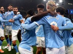 Novinky Man City: ‚City boli fenomenálne a zaslúžili si vyhrať‘ – Reo-Coker Manchester City players celebrate scoring against Liverpool together