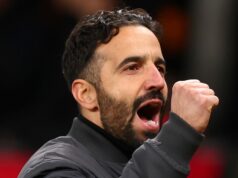 Novinky z Man Utd: Nové zázračné dieťa, ktoré hľadá Amorim, pretože sa ukazuje pravda za veľkým sporom Manažér Manchestru United Ruben Amorim oslavuje víťazstvo 4:2 počas zápasu Premier League medzi Manchestrom United a Brighton & Hove Albion na Old Trafford.