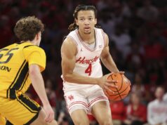 Nový Houston č. 1 porazil Oakland v dominantnom víťazstve Basketbal NCAA: Oakland v Houstone